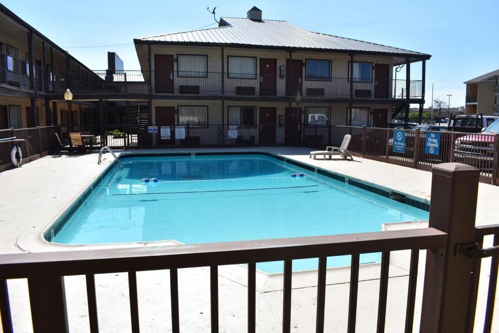 Meridian Inn Oklahoma City Airport Εξωτερικό φωτογραφία
